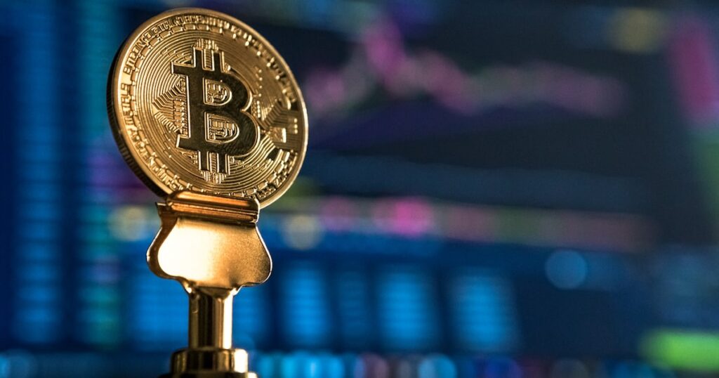 כרייה (Mining) של ביטקוין: כיצד עובדת ומה עלויותיה?